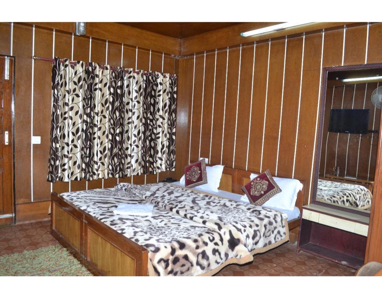 Hotel Rock Stone Mussoorie Eksteriør bilde